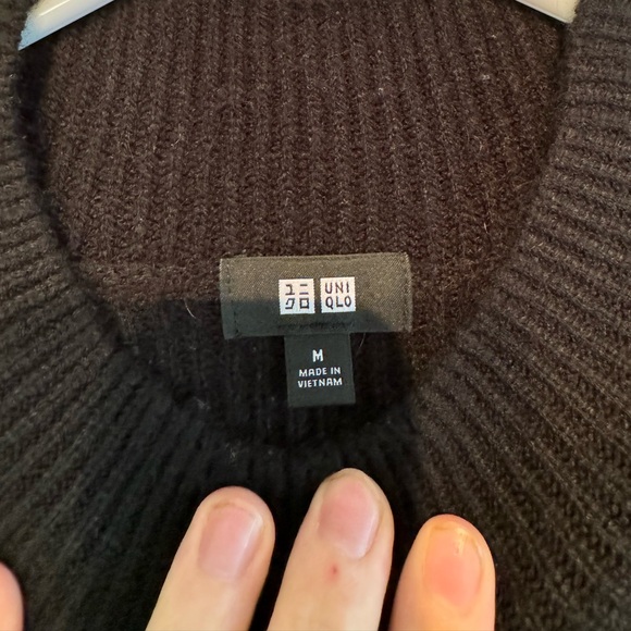 Uniqlo Washable Moc Neck Sweater - Picture 3 of 6